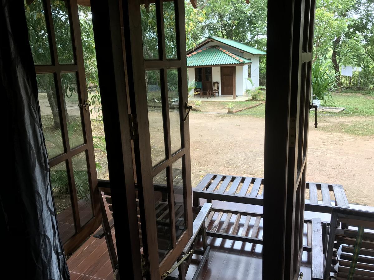 King'S Elephant Cabanas & Restaurant タンガラ エクステリア 写真