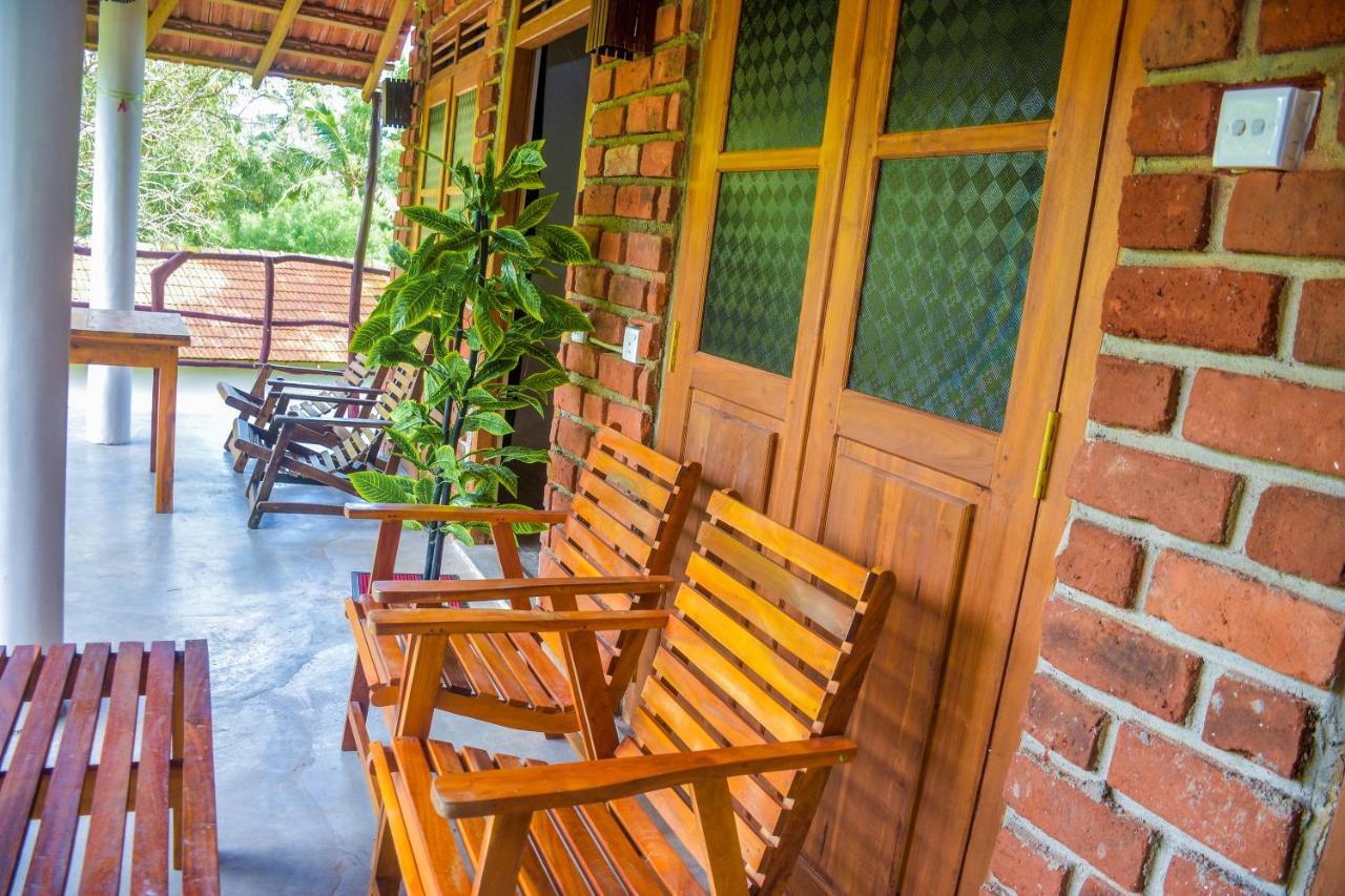 King'S Elephant Cabanas & Restaurant タンガラ エクステリア 写真